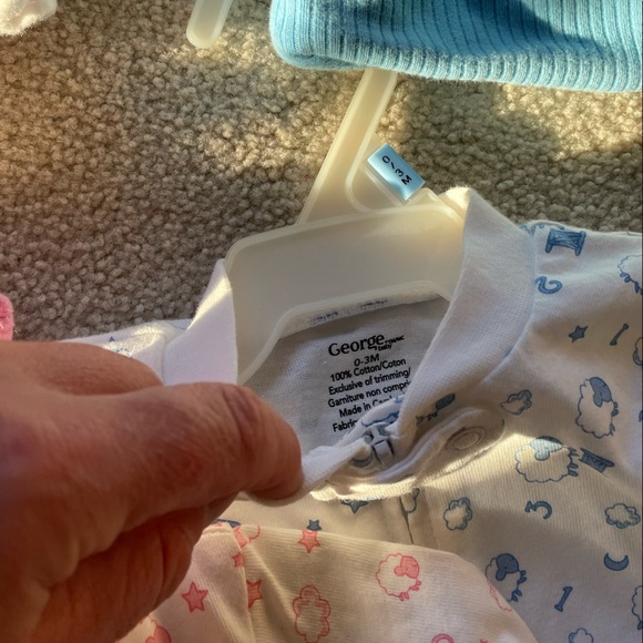 Twin lot - NB to 3 months - Picture 8 of 13